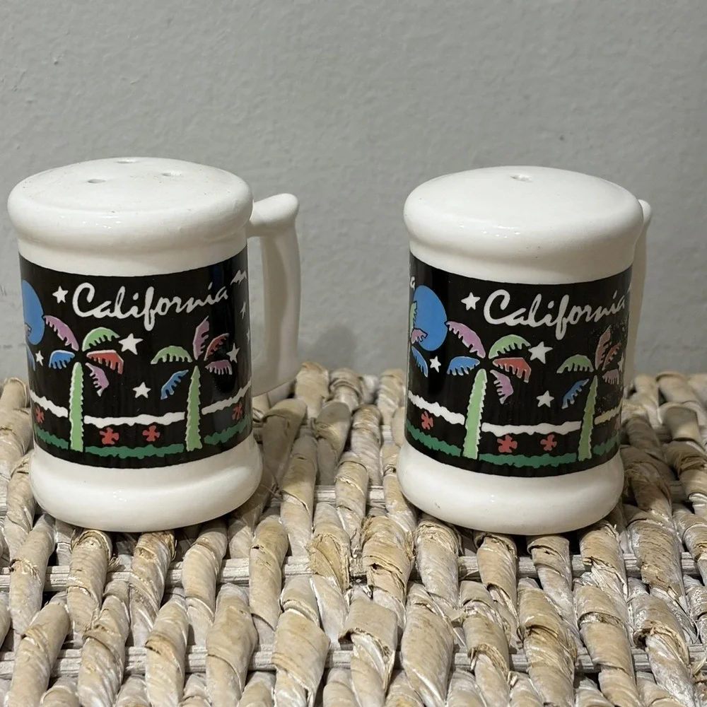Vintage California DFS West salt and pepper shakers Set Palm Trees‎ 90s Handles
